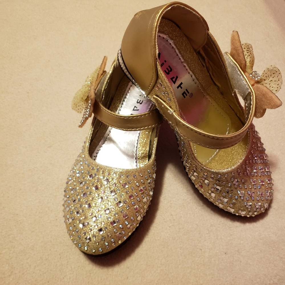 Shoes - Picture 3 of 5